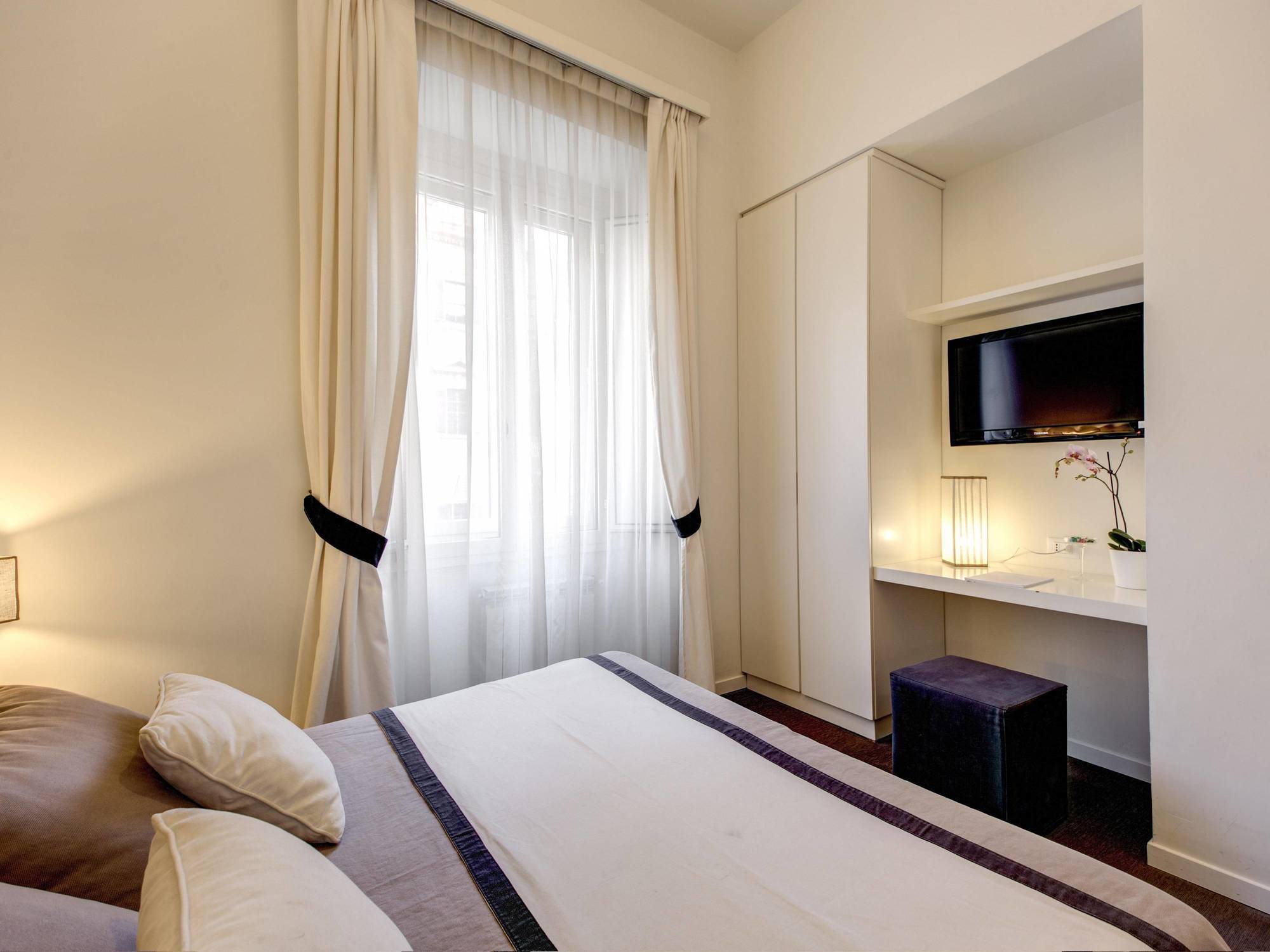 Residenza Bourbon Hotel Rome Bagian luar foto
